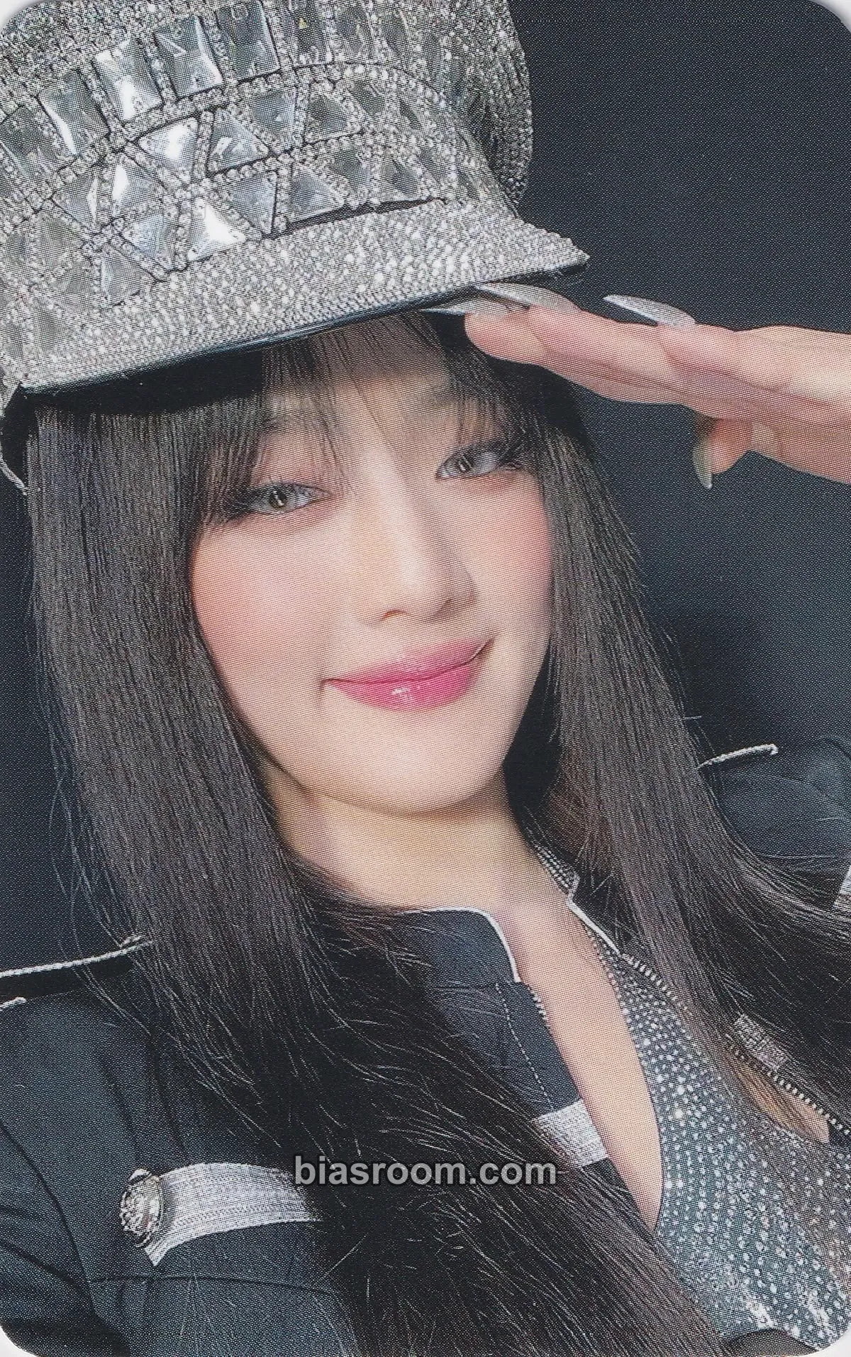 Minnie 2 Photocard - i-dle - i-dle K-pop photocard