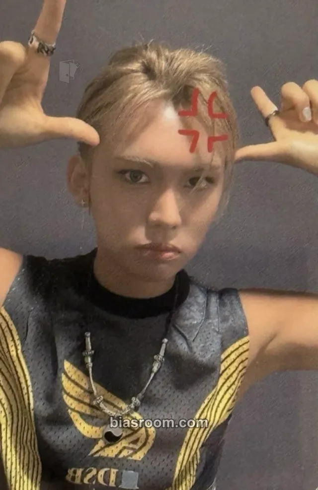 XLOV - Hyun - I ONE Album mystargoods (MSG) video call