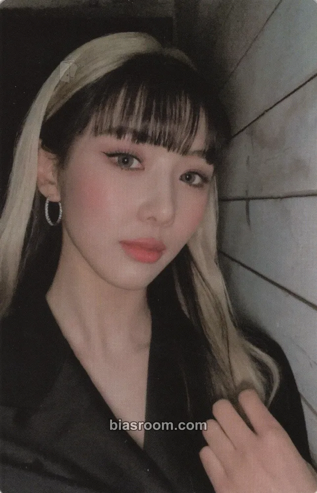 Yoohyeon Apocalypse : Save Us Photocard - Dreamcatcher - Dreamcatcher K-pop photocard