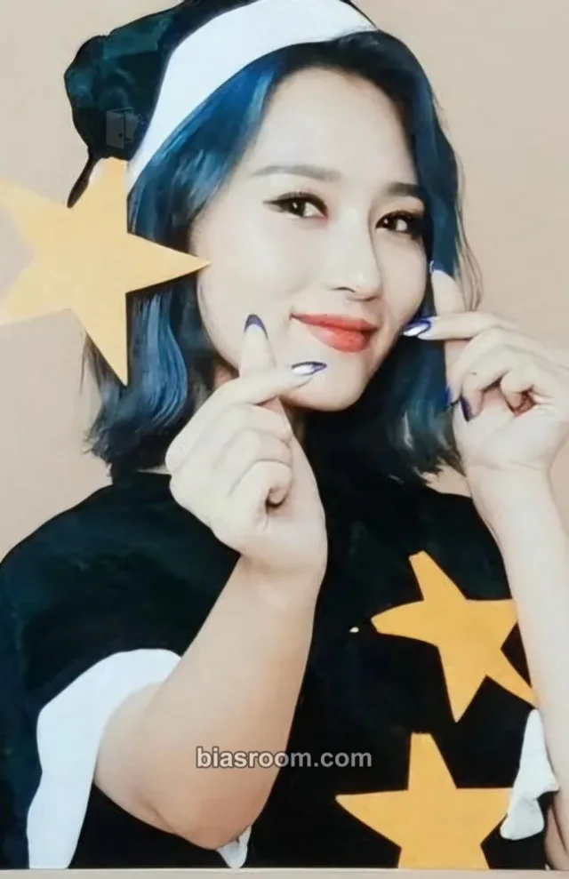 Dreamcatcher - Siyeon - Nightmares Before Christmas Event trading card