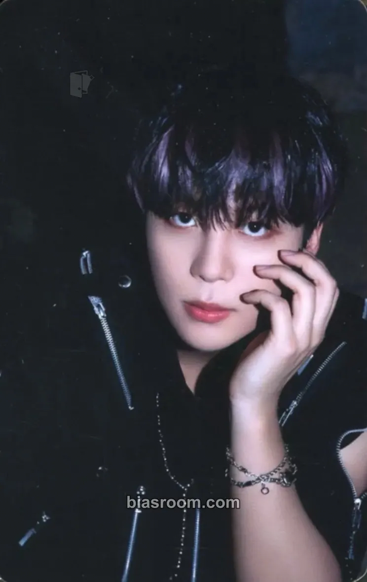 Jongho THE WORLD EP.2 : OUTLAW Photocard - ATEEZ - ATEEZ K-pop photocard