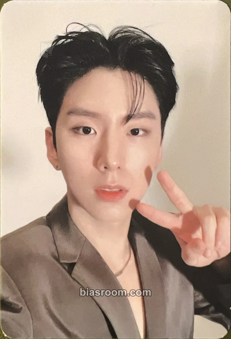 Kihyun Follow - Find You Photocard - MONSTA X - MONSTA X K-pop photocard