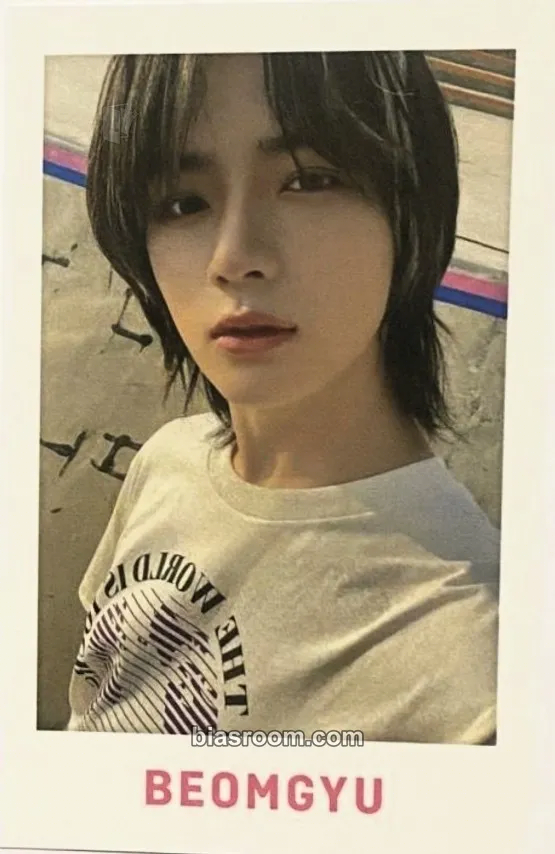 Beomgyu The Chaos Chapter: Fight or Escape Photocard - TOMORROW X TOGETHER - TOMORROW X TOGETHER K-pop photocard