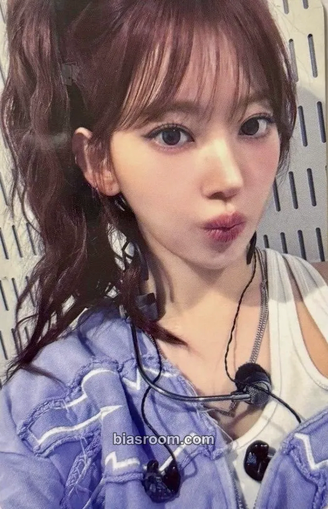 Sakura SPAGHETTI Photocard - LE SSERAFIM - LE SSERAFIM K-pop photocard