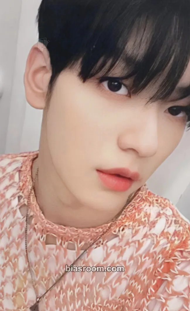 Soobin The Chaos Chapter: Fight or Escape Photocard - TOMORROW X TOGETHER - TOMORROW X TOGETHER K-pop photocard