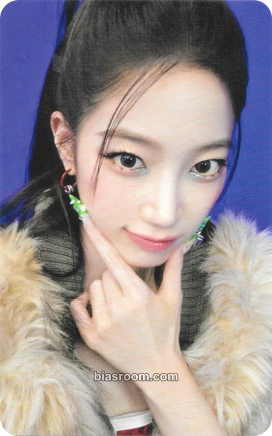 Kazuha SPAGHETTI Photocard - LE SSERAFIM - LE SSERAFIM K-pop photocard