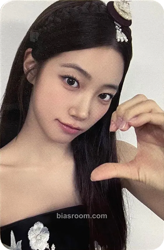 Kazuha SPAGHETTI Photocard - LE SSERAFIM - LE SSERAFIM K-pop photocard