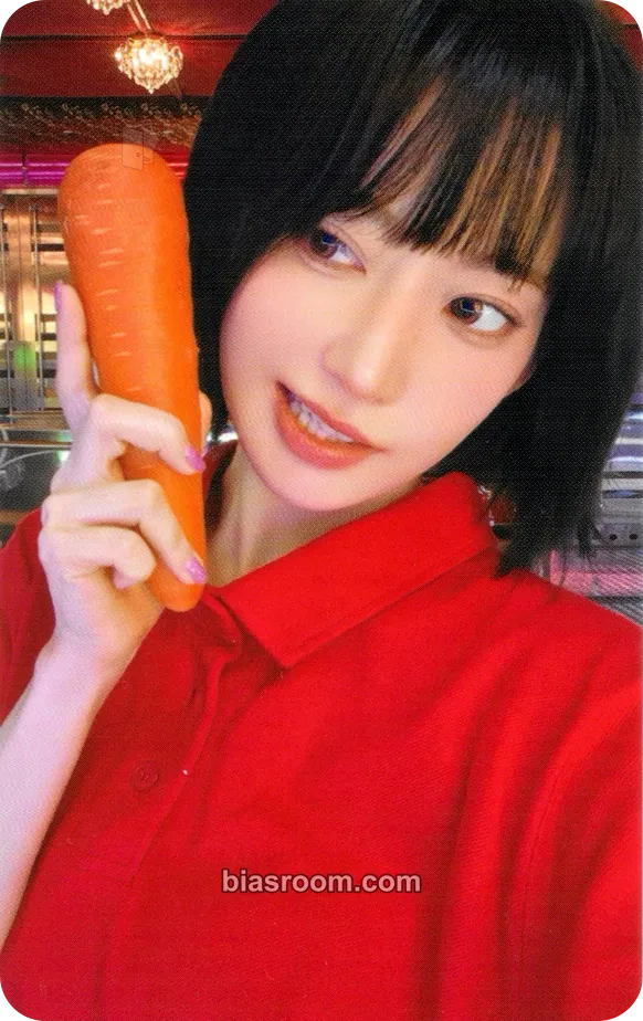 Sakura SPAGHETTI Photocard - LE SSERAFIM - LE SSERAFIM K-pop photocard