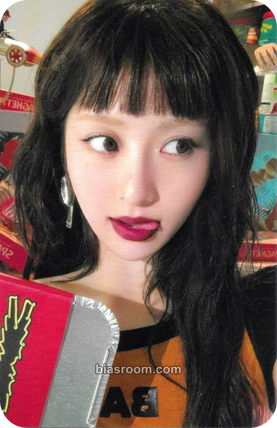 Huh Yunjin SPAGHETTI Photocard - LE SSERAFIM - LE SSERAFIM K-pop photocard