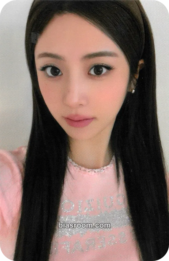 Huh Yunjin SPAGHETTI Photocard - LE SSERAFIM - LE SSERAFIM K-pop photocard