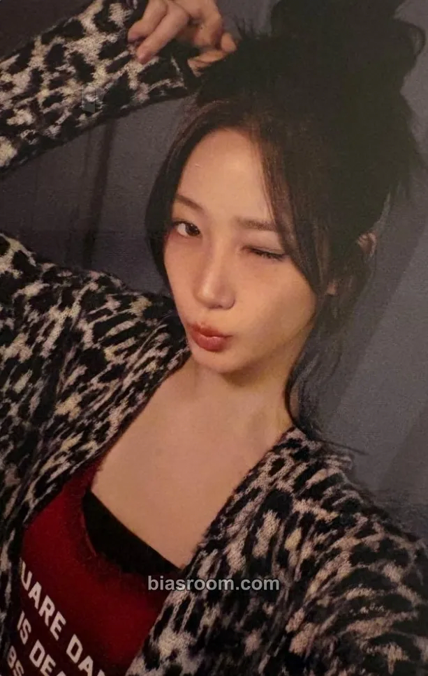 Kazuha SPAGHETTI Photocard - LE SSERAFIM - LE SSERAFIM K-pop photocard