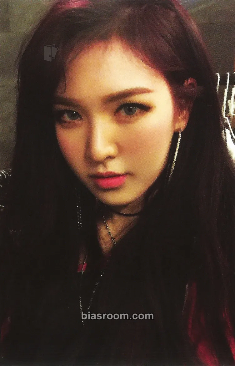 Wendy The Perfect Red Velvet Photocard - Red Velvet - Red Velvet K-pop photocard