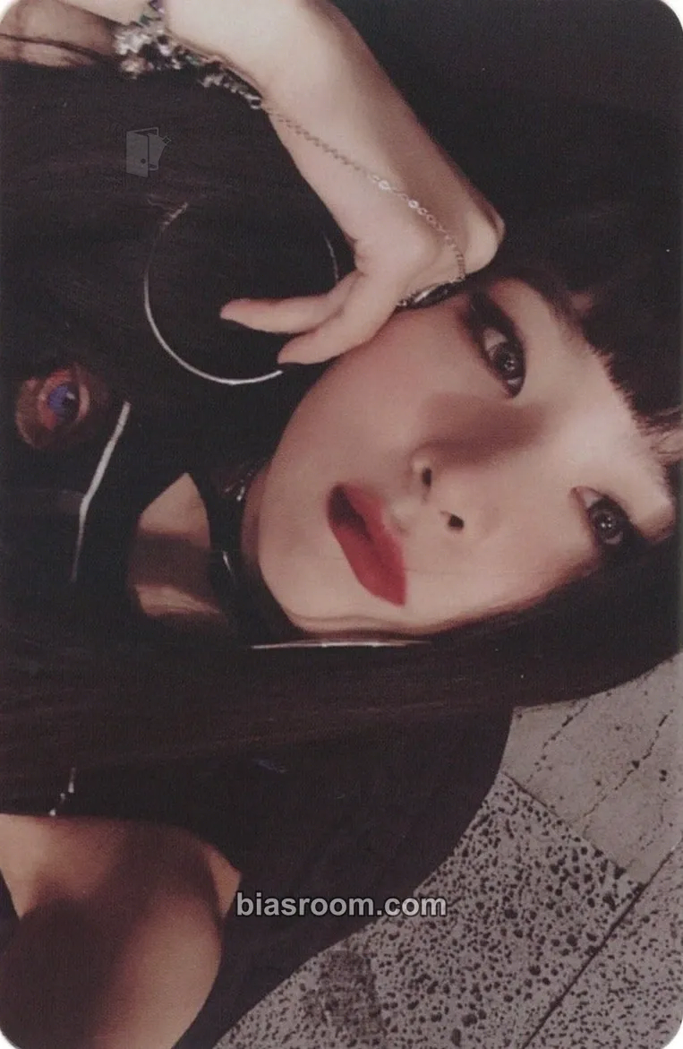 Seulgi The Perfect Red Velvet Photocard - Red Velvet - Red Velvet K-pop photocard