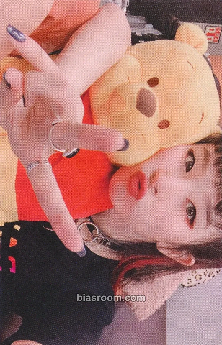 Seulgi The Perfect Red Velvet Photocard - Red Velvet - Red Velvet K-pop photocard