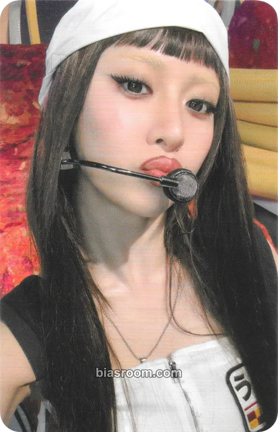 Huh Yunjin SPAGHETTI Photocard - LE SSERAFIM - LE SSERAFIM K-pop photocard