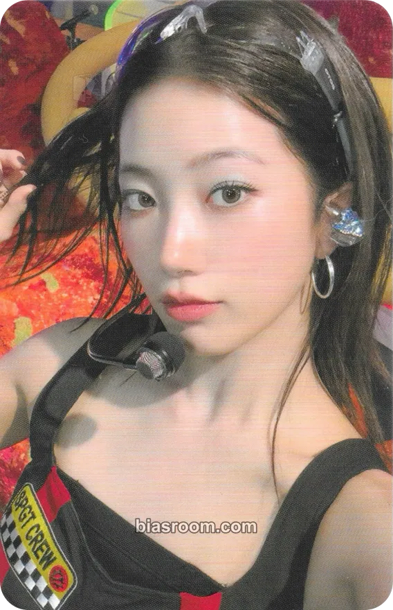 Kazuha SPAGHETTI Photocard - LE SSERAFIM - LE SSERAFIM K-pop photocard