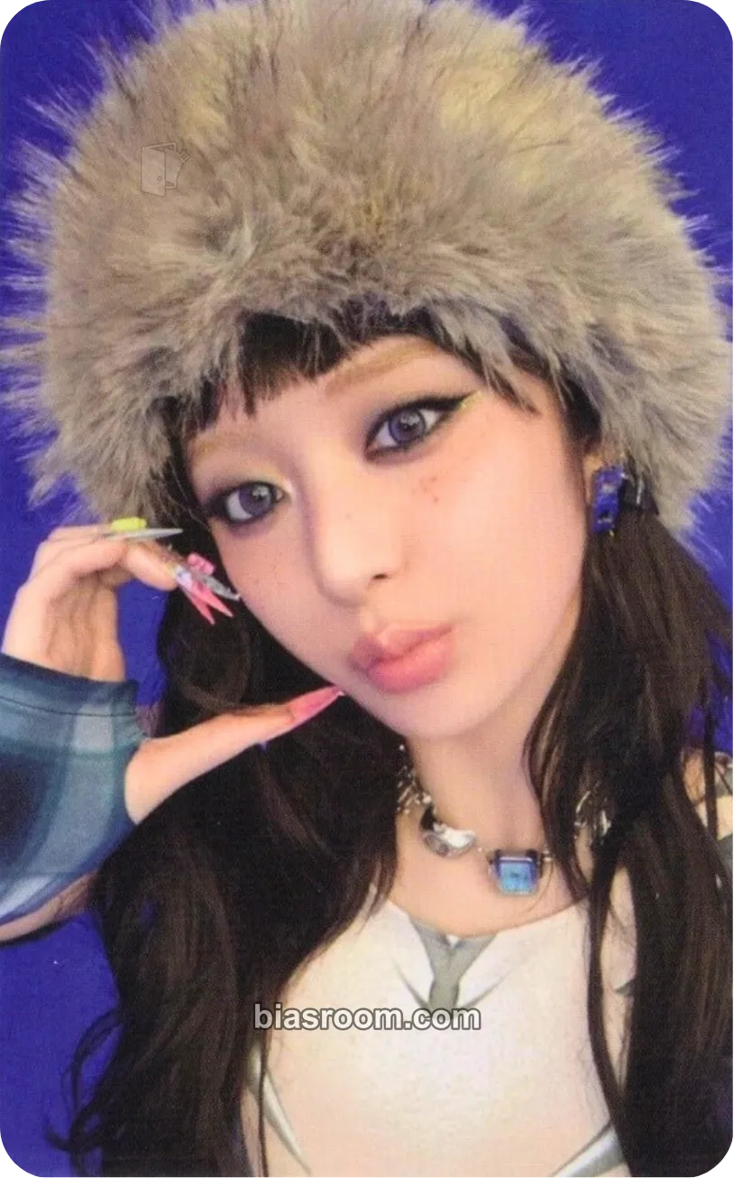 Huh Yunjin SPAGHETTI Photocard - LE SSERAFIM - LE SSERAFIM K-pop photocard