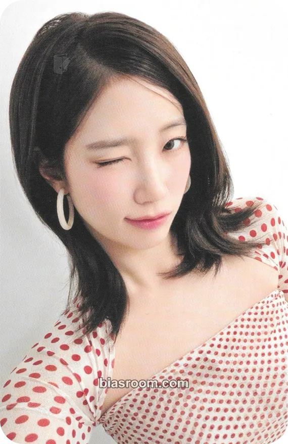 Kazuha SPAGHETTI Photocard - LE SSERAFIM - LE SSERAFIM K-pop photocard