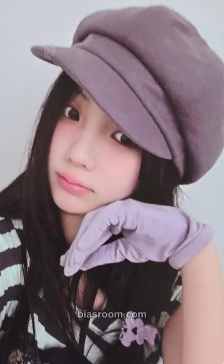 Wonhee bomb Photocard - ILLIT - ILLIT K-pop photocard