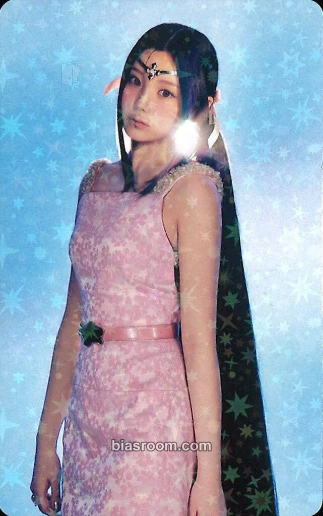 Wonhee bomb Photocard - ILLIT - ILLIT K-pop photocard