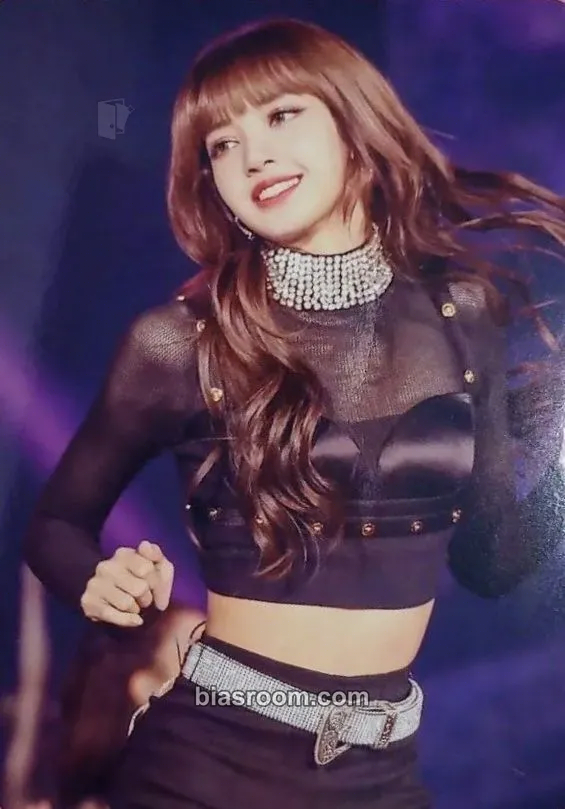 Lisa 'In Your Area' 1st World Tour Photocard - BLACKPINK - BLACKPINK K-pop photocard