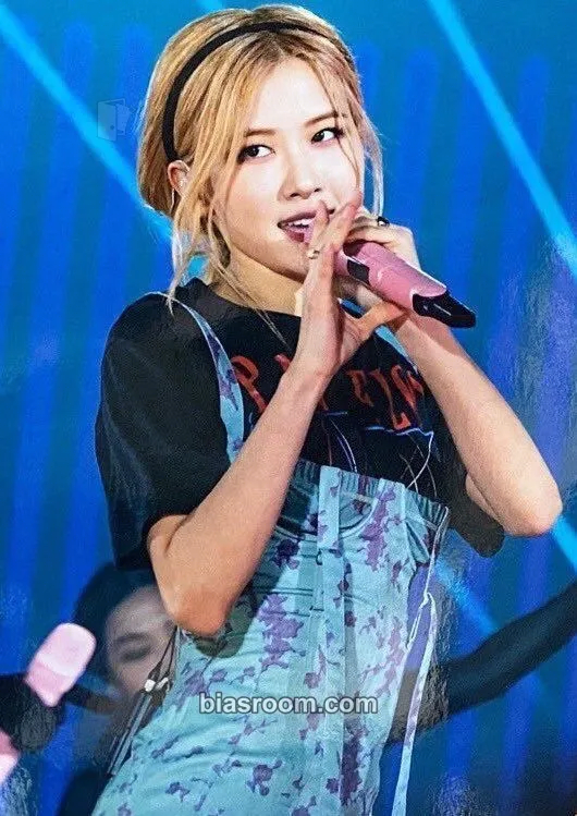Rosé 'In Your Area' 1st World Tour Photocard - BLACKPINK - BLACKPINK K-pop photocard