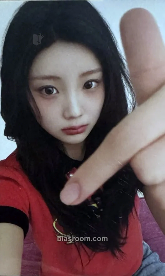 Wonhee bomb Photocard - ILLIT - ILLIT K-pop photocard