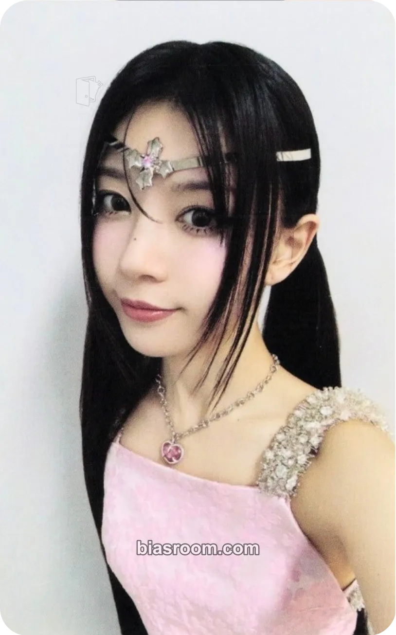 Moka bomb Photocard - ILLIT - ILLIT K-pop photocard