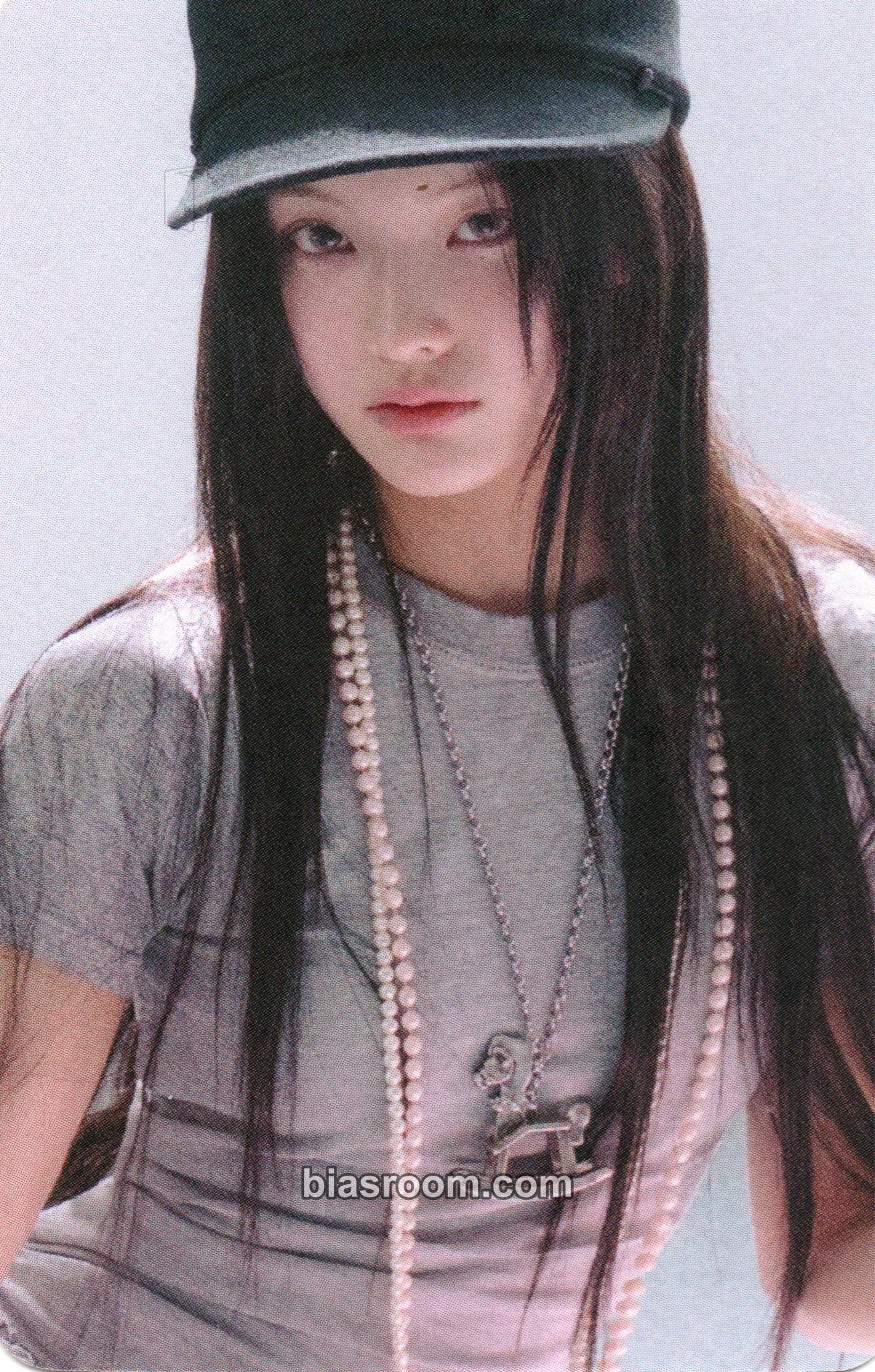 Iroha bomb Photocard - ILLIT - ILLIT K-pop photocard