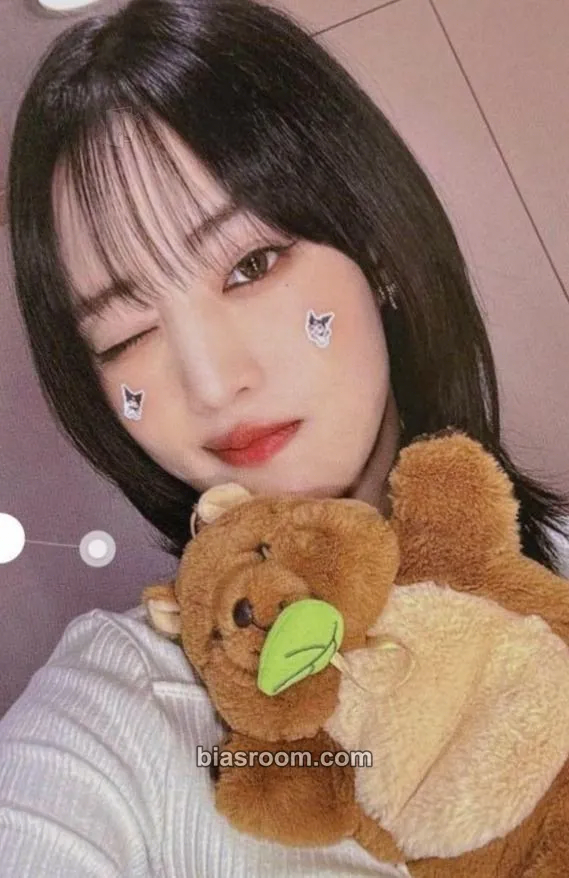 Minnie 2 Photocard - i-dle - i-dle K-pop photocard