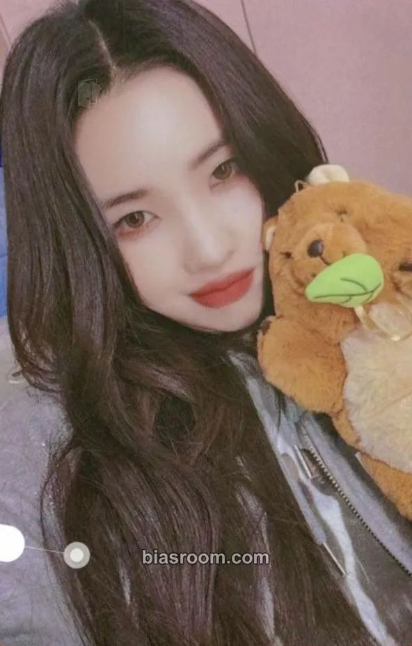 Soyeon 2 Photocard - i-dle - i-dle K-pop photocard