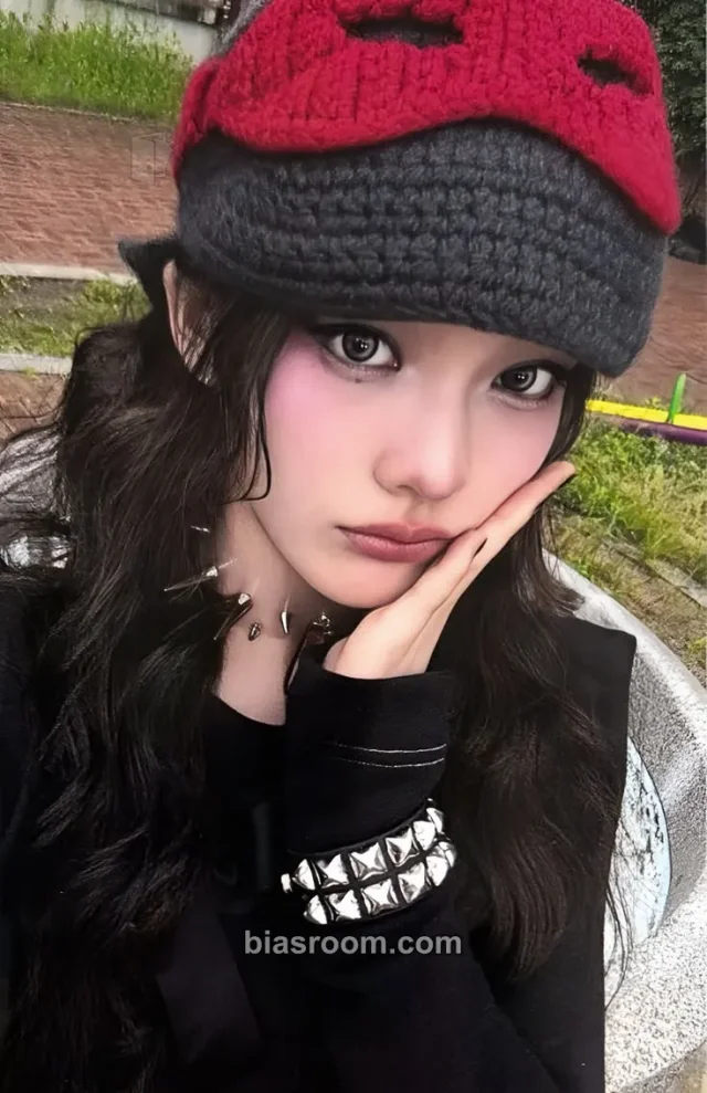 ILLIT - Iroha - bomb Album version 2 youtube gift