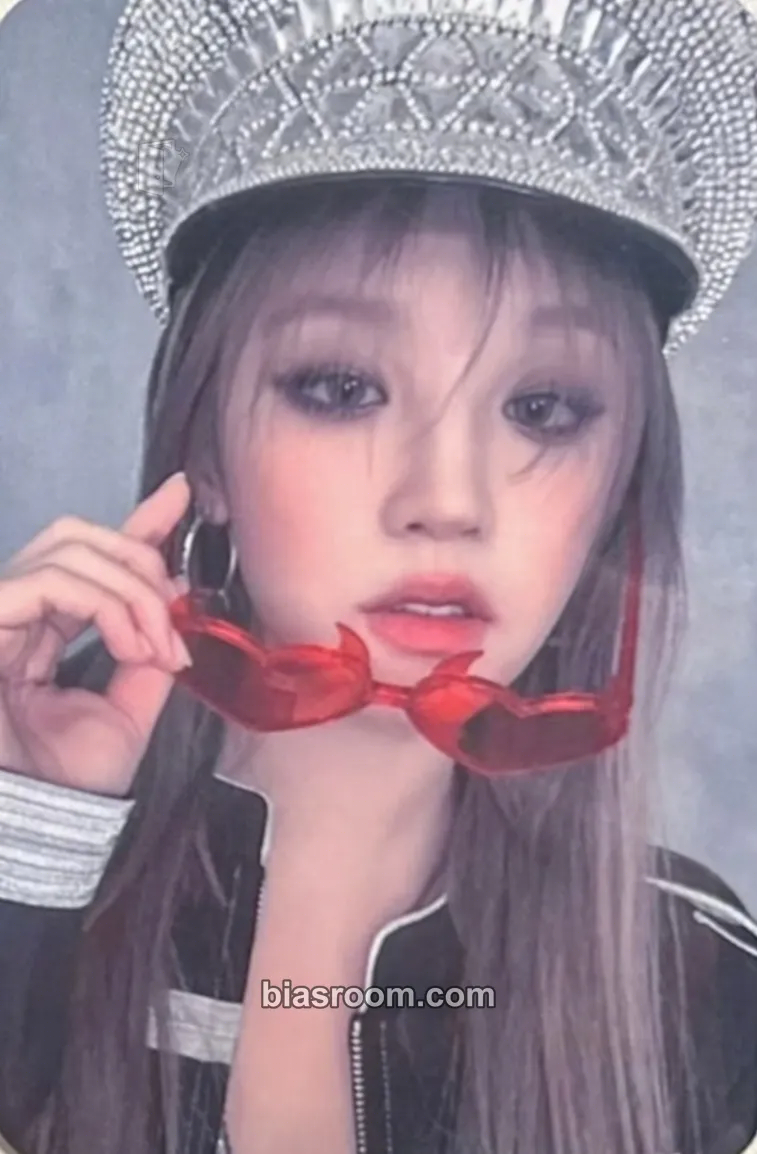 Yuqi 2 Photocard - i-dle - i-dle K-pop photocard