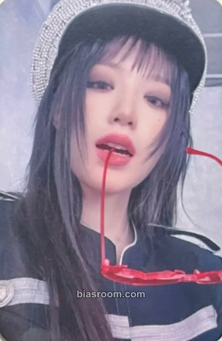 Shuhua 2 Photocard - i-dle - i-dle K-pop photocard