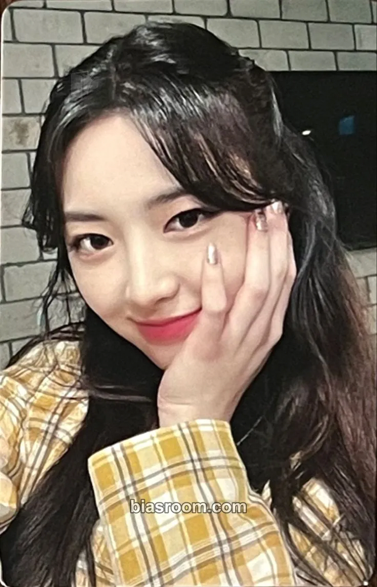 Yuna NO BAD DAYS Photocard - ITZY - ITZY K-pop photocard