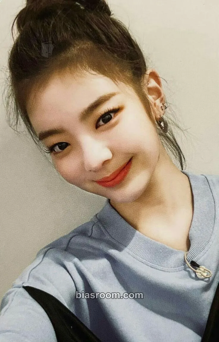 Lia NO BAD DAYS Photocard - ITZY - ITZY K-pop photocard