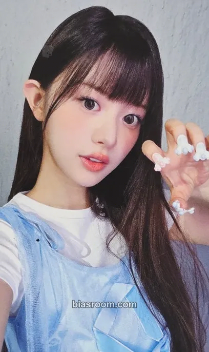 Minju bomb Photocard - ILLIT - ILLIT K-pop photocard