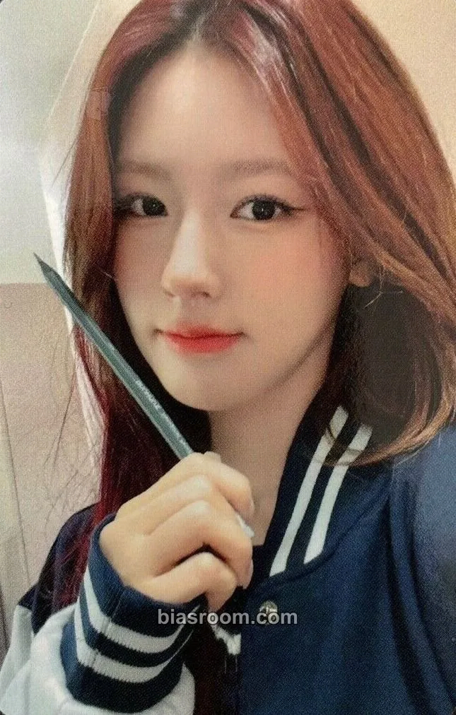 Miyeon 2 Photocard - i-dle - i-dle K-pop photocard