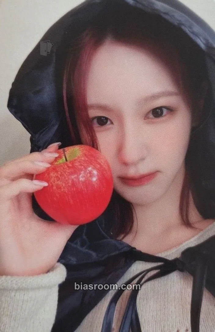Miyeon 2 Photocard - i-dle - i-dle K-pop photocard