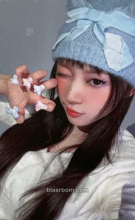 Moka bomb Photocard - ILLIT - ILLIT K-pop photocard