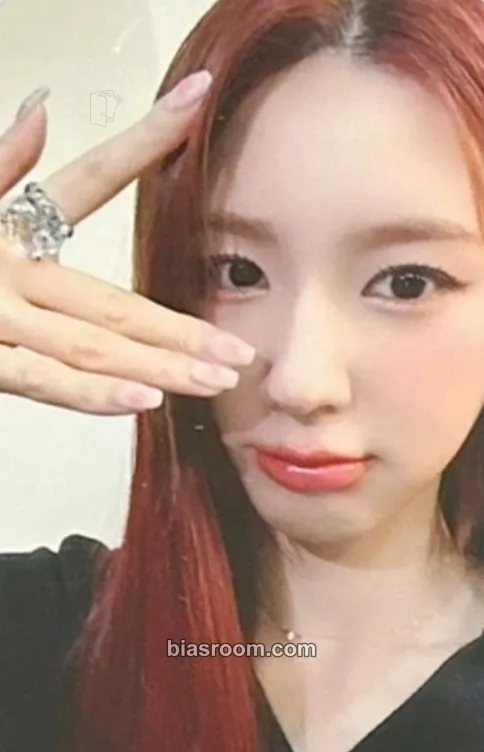 Miyeon 2 Photocard - i-dle - i-dle K-pop photocard