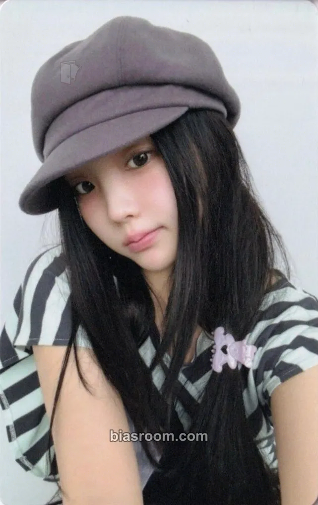 Wonhee bomb Photocard - ILLIT - ILLIT K-pop photocard
