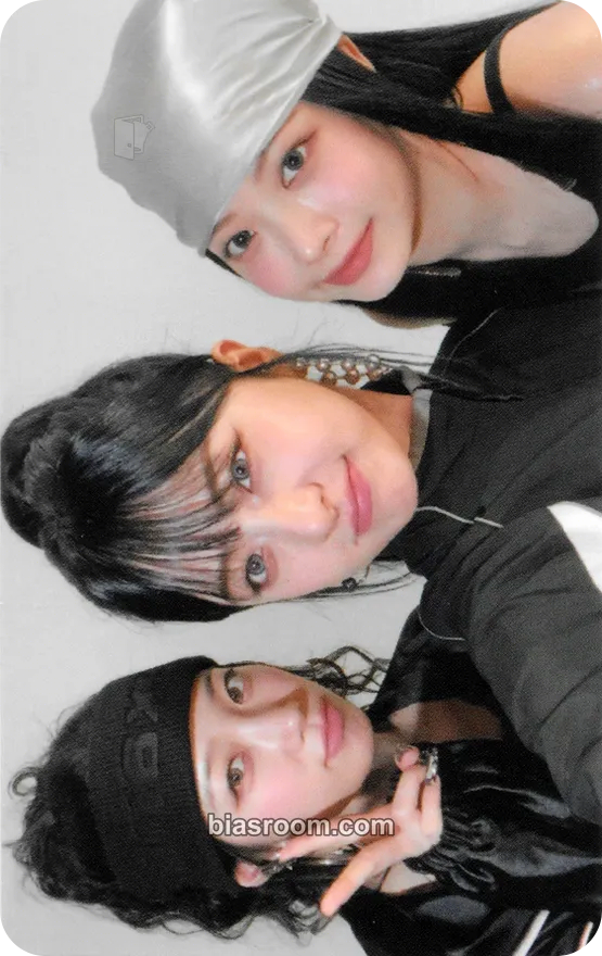 CRAZY Photocard - LE SSERAFIM - LE SSERAFIM K-pop photocard