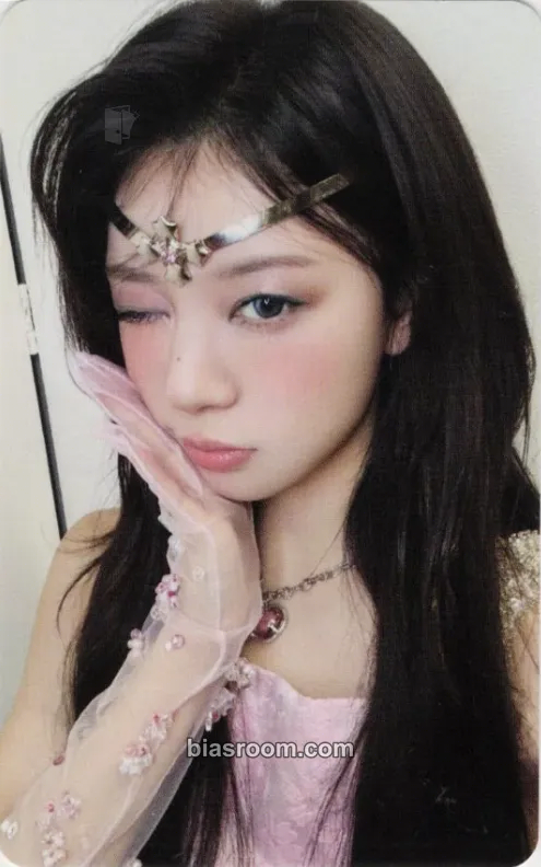 Moka bomb Photocard - ILLIT - ILLIT K-pop photocard