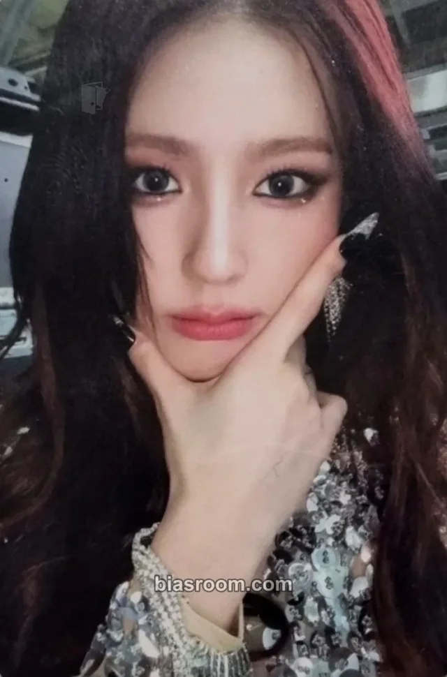 i-dle - Miyeon - 2 Album withmuu lucky draw round 3