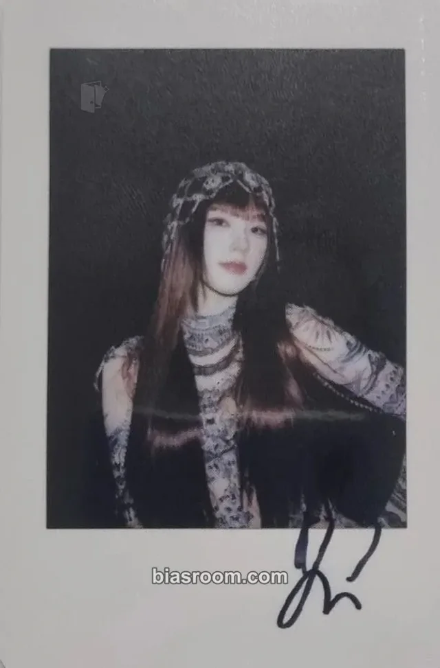 i-dle - Miyeon - 2 Album withmuu lucky draw round 3 polaroid