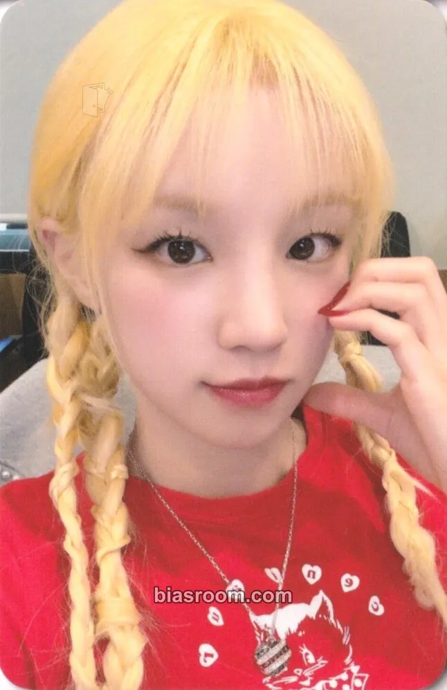 Yuqi 2 Photocard - i-dle - i-dle K-pop photocard