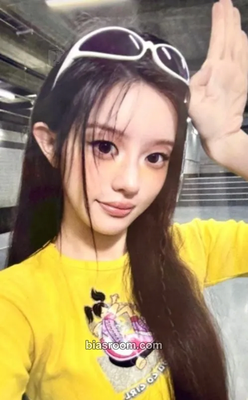 Minju bomb Photocard - ILLIT - ILLIT K-pop photocard
