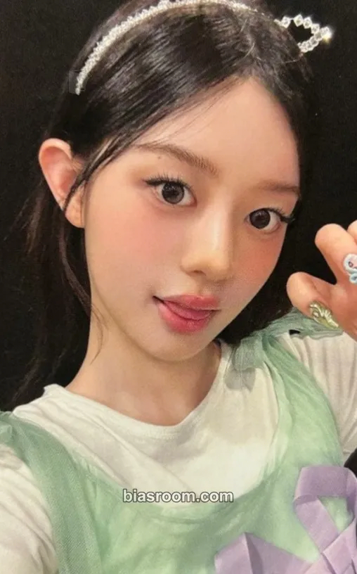 Minju bomb Photocard - ILLIT - ILLIT K-pop photocard