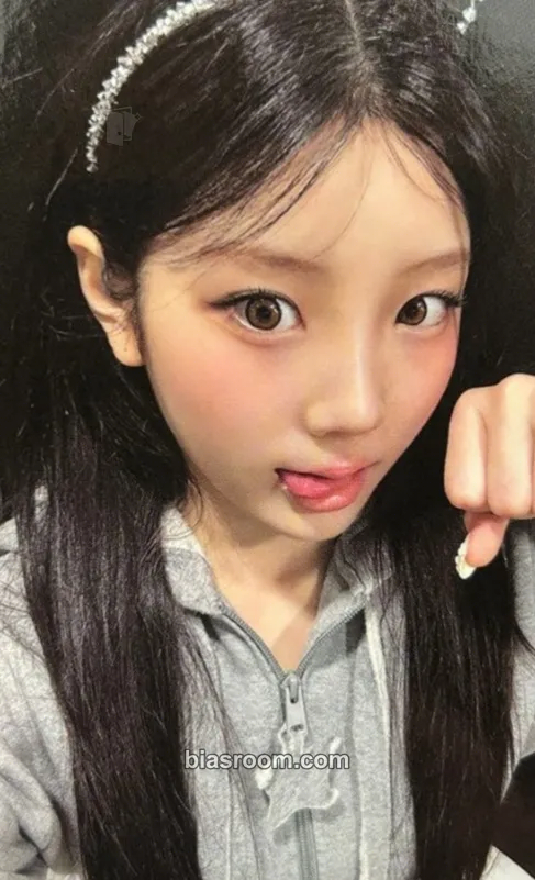 Wonhee bomb Photocard - ILLIT - ILLIT K-pop photocard